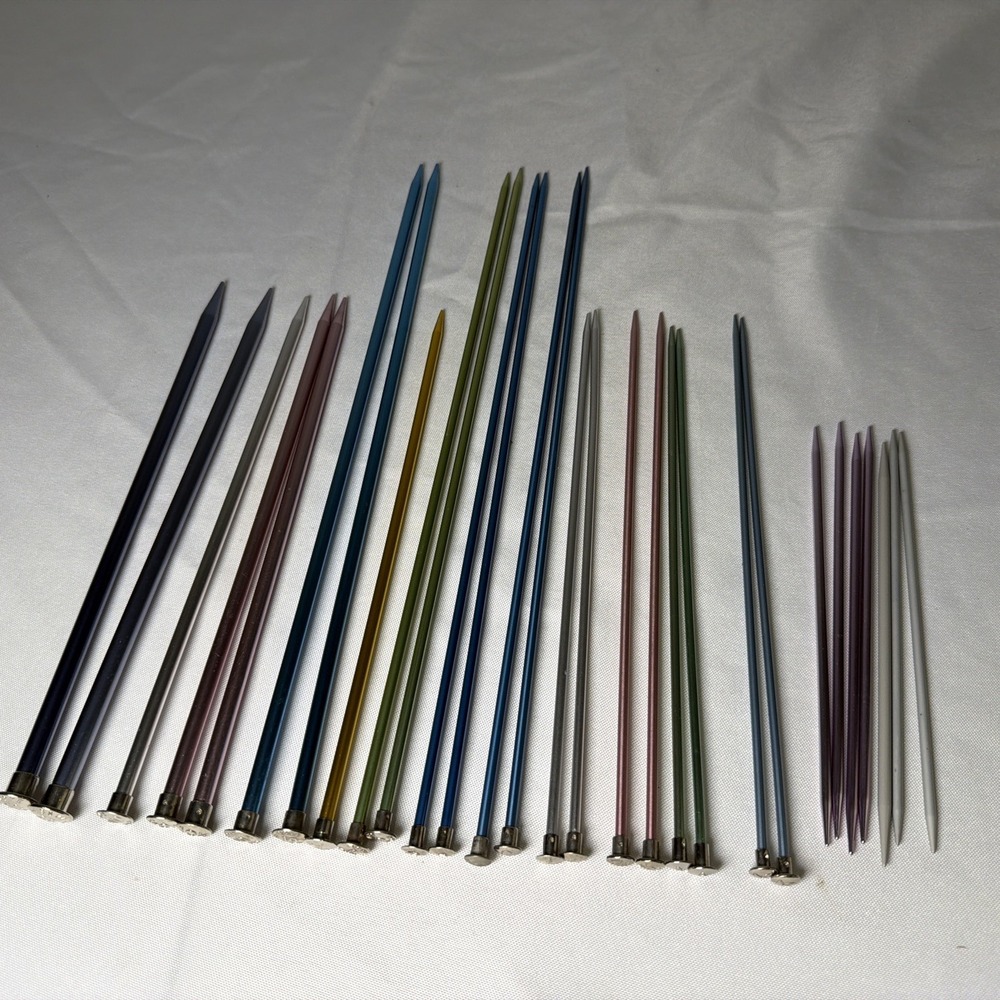 Vintage Boye Aluminum Multi Color Knitting Needles Variety Of Sizes Lot Of 29